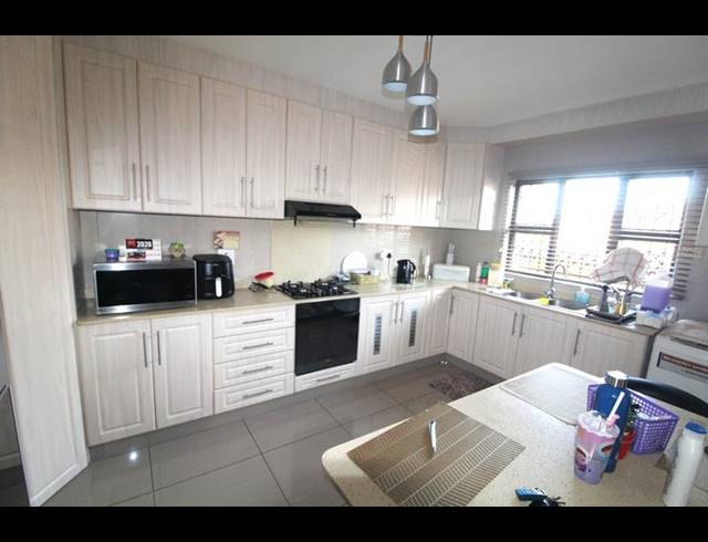 4 BEDROOM APARTMENT FOR SALE IN MALVERN